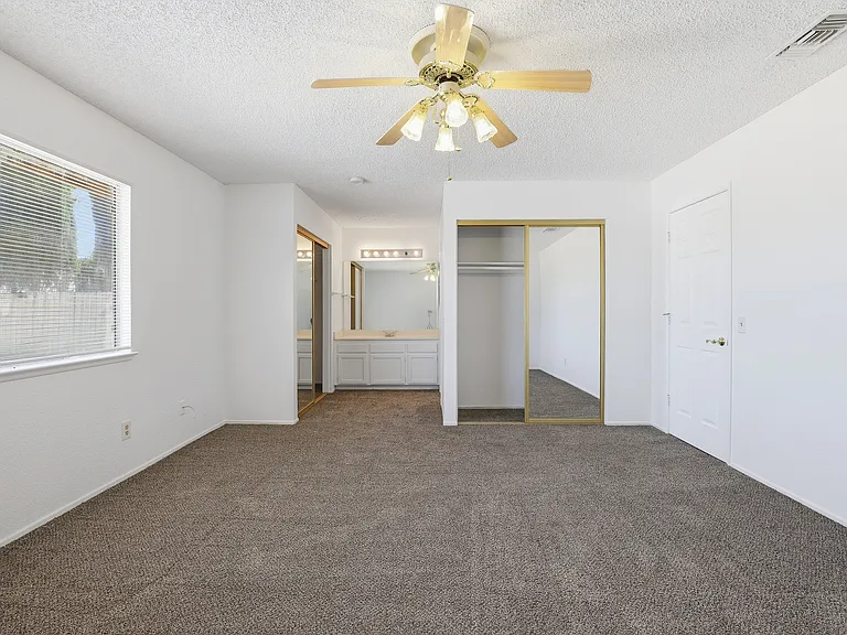 9837 E Avenue R10 — Photo 11
