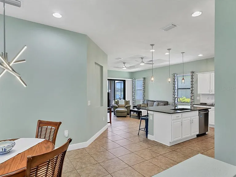 10424 Crooked Creek Dr — Photo 7