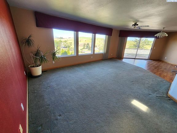 3rd image of 1220 SE Earthtone Ct