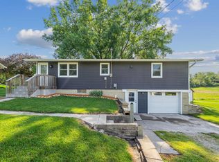 604 Hill St, Elgin, IA 52141