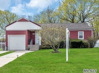 1203 Ott Ln, Merrick, NY 11566