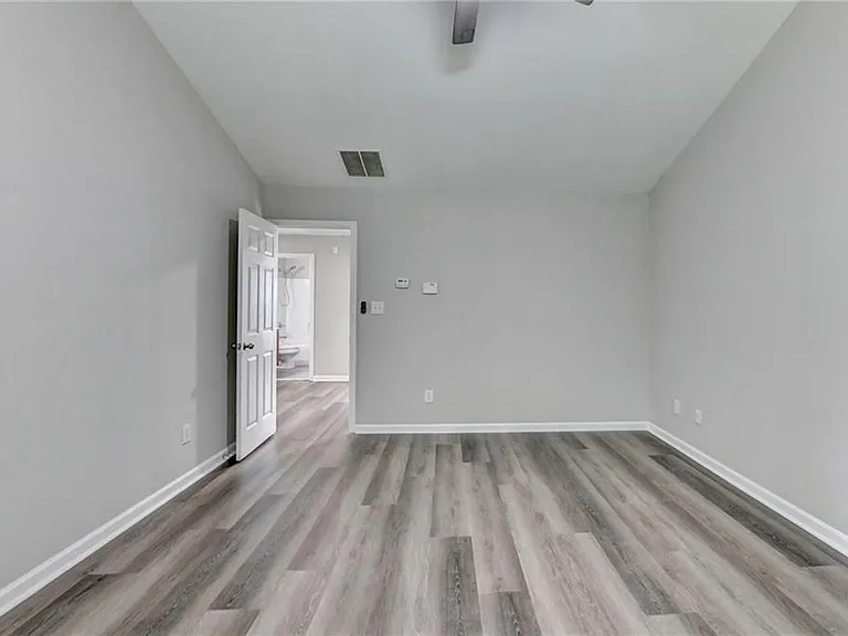 2208 Staunton Dr — Photo 32