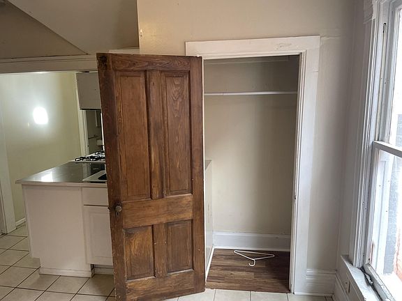 4th image of 1654 Gaylord St APT 4