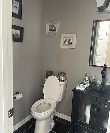 1/2 bathroom