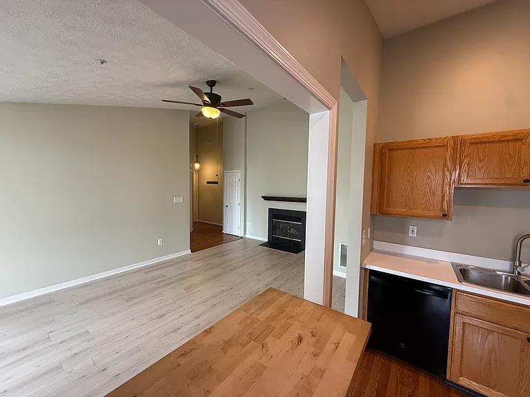 1603 Berry Rose Ct #M — Photo 8