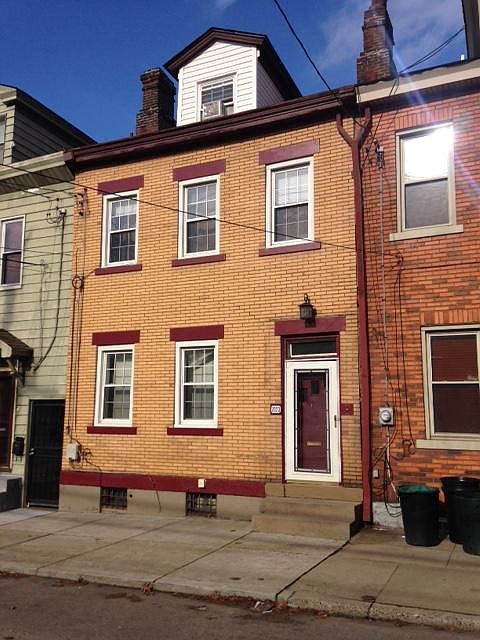 Welcome to 2023 Jane Street, Large 2&1/2 Story - 4 BedRoom House for June 1st ! Spacious, Naturally Bright, Refinished Original Wood Floors, and Beautiful Original Woodwork . Come on in & View this Beauty !