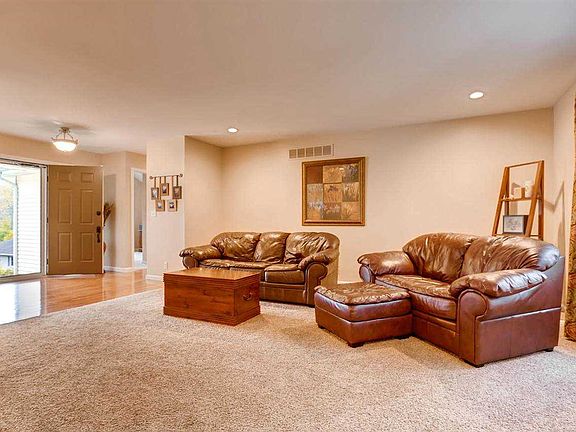 5th image of 2123 W Haven Dr