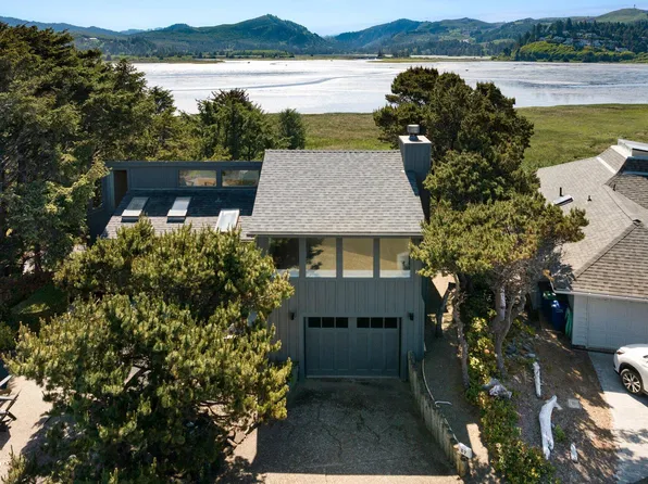 27 Spouting Whale Ln, Gleneden Beach, OR 97388