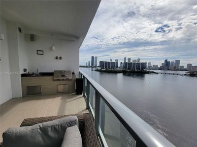 3300 NE 188th St APT 911, Aventura, FL, 33180