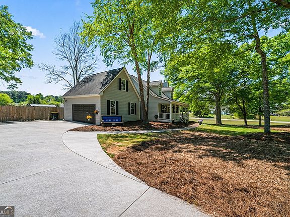 2nd image of 50 Bridgewater Dr