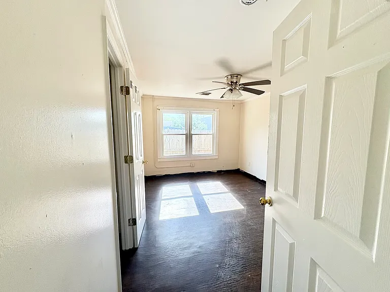 521 10th Ave #4 — Photo 7