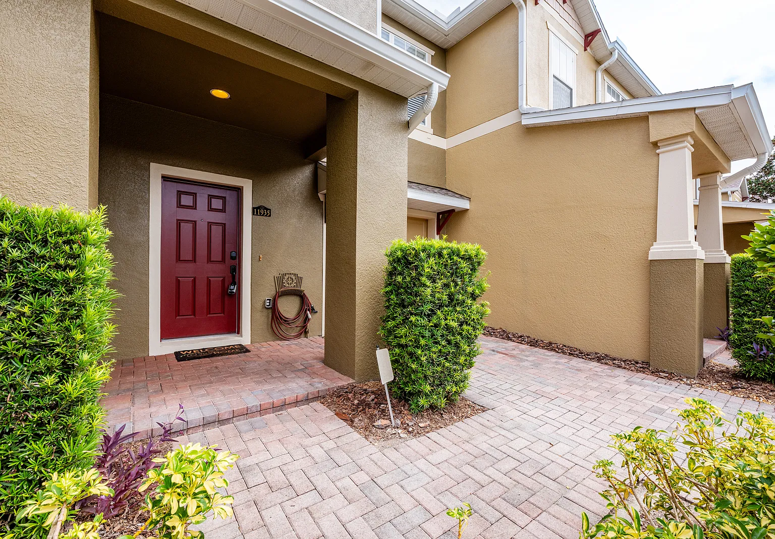 3 bed, 2.5 bath, 1470 sqft, $2,099 — Photo 3