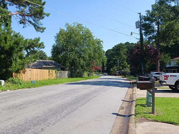 5th image of 719 Bay Park Dr #A