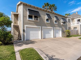 1011 9th St #1, Galveston, TX 77550
