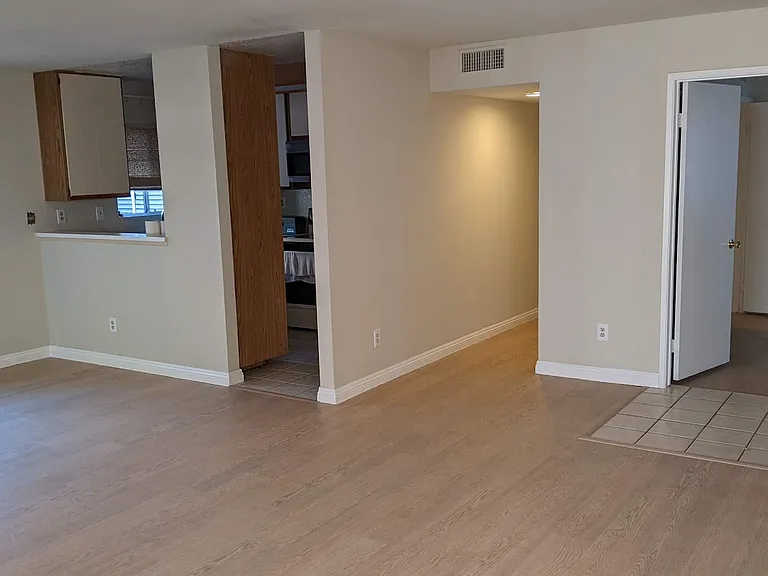 11321 Avenida De Los Lobos #E — Photo 5