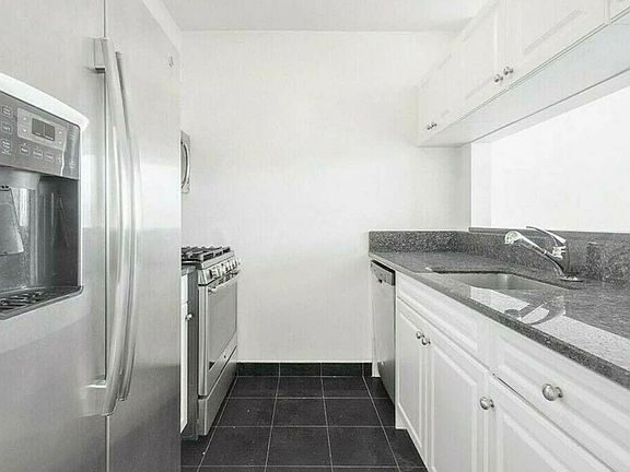 4th image of 235 E 34th St #14F