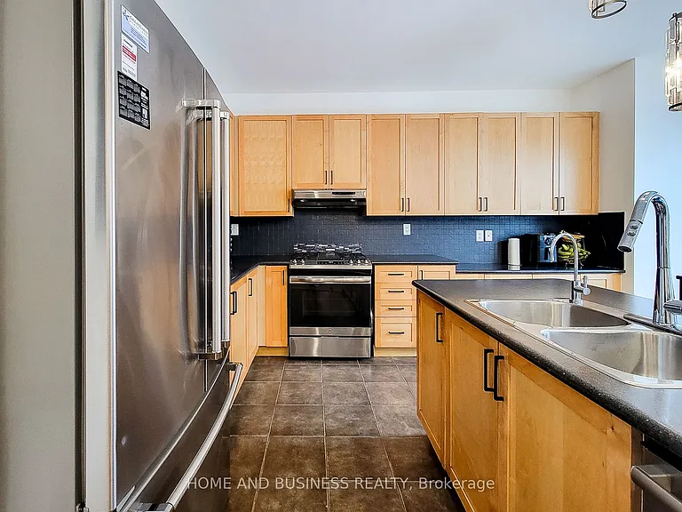 913 McEwan Dr — Photo 13