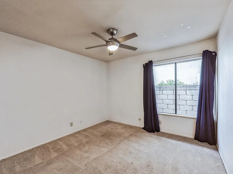 24321 Peacock St — Photo 15
