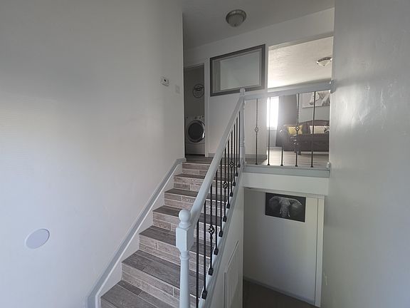 4th image of 3501B Cleveland Dr