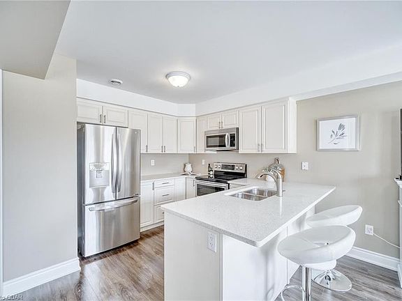 5th image of 460 Lonsberry Dr #408