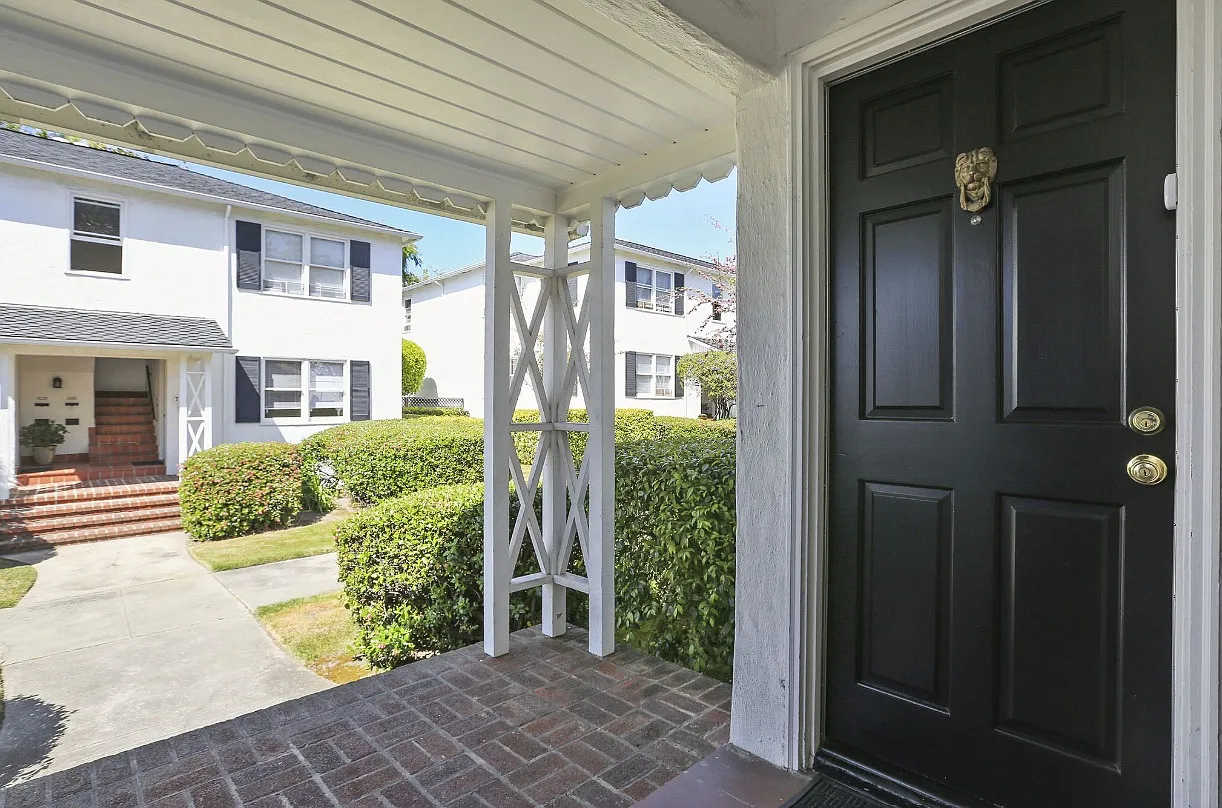 Park Central Apartments — Photo 1