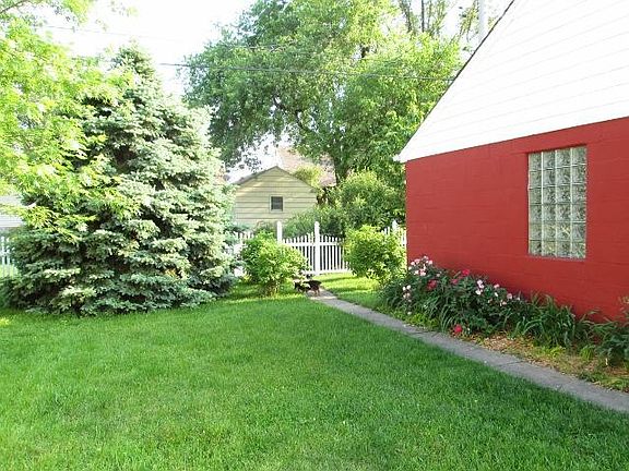 2nd image of 2914 Garfield Ave