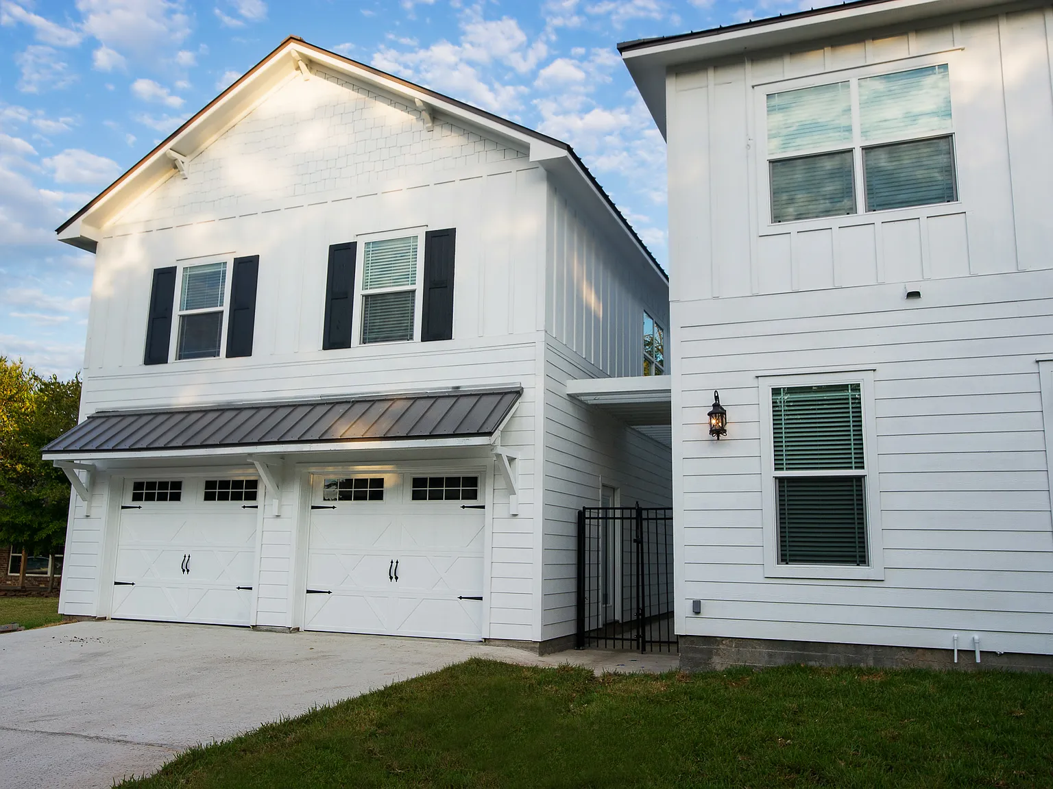 2 bed, 938 sqft, $2,000 — Photo 2