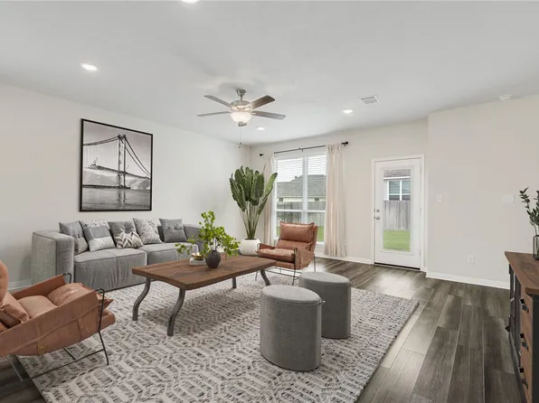 2054 Viva Rd, Bryan, TX 77807