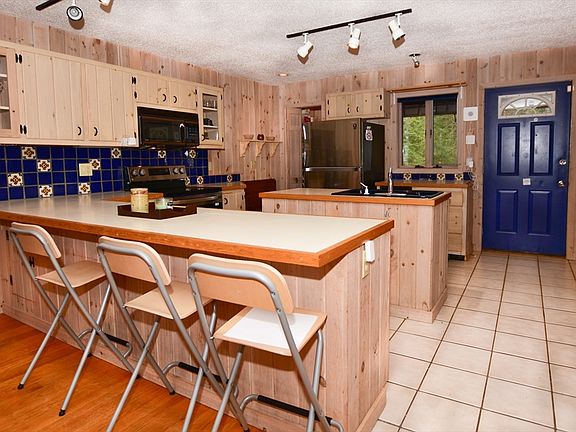 4th image of 283 Benton Hill Rd