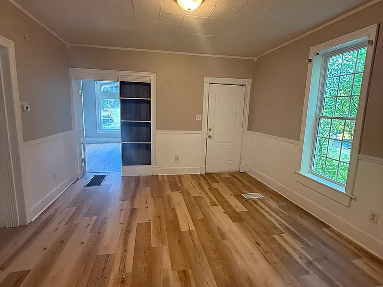 628 Spruce St — Photo 3