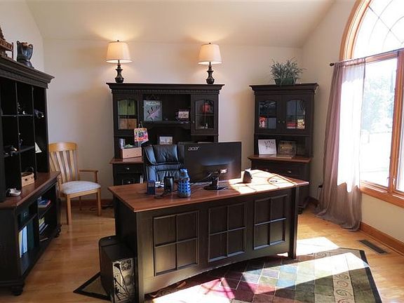 3rd image of 63 S Shadeland Dr