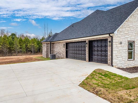 5th image of 22 Ules Watson Dr
