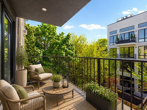 4th image of 1066 Jefferson Ave #3C