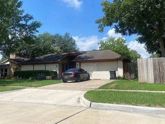 2nd image of 1319 Pinecroft Dr
