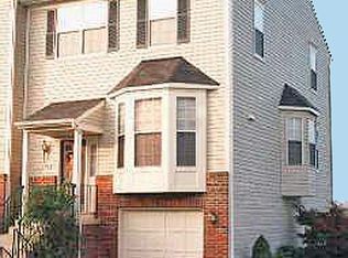 6906 Kerrywood Cir, Centreville, VA 20121