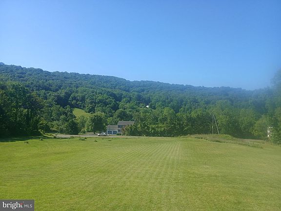 4th image of 5201 Carolyns Way