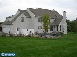 6 Greenbriar Ln, Kennett Square, PA 19348