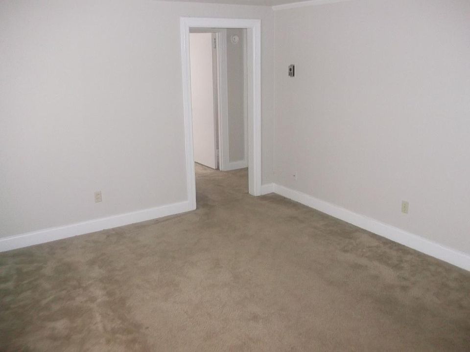 2nd image of 2401 E 3rd St #1ST
