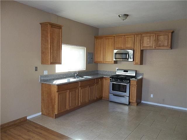 2nd image of 4134 Nordica Ave