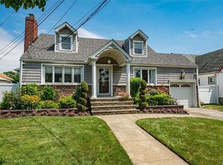 151 Madison Ave, Freeport, NY 11520