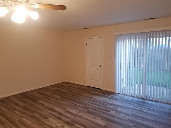 5th image of 161 Jenness Ln APT A