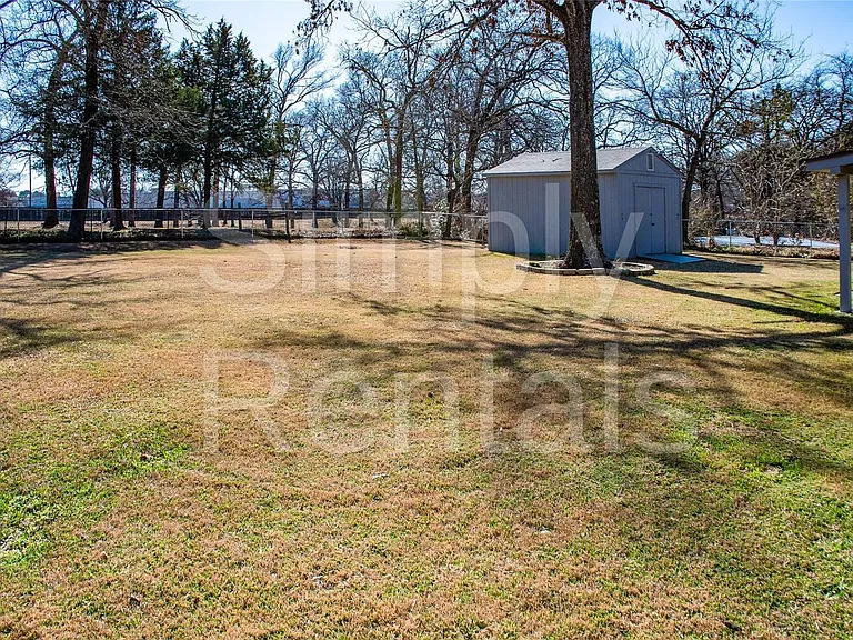 182 County Road 2426 — Photo 25