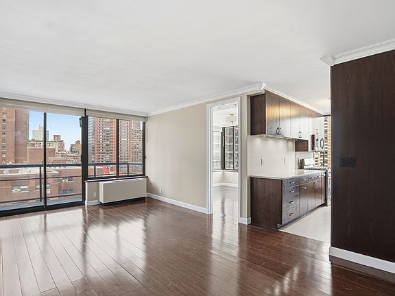 3rd image of 300 E 93rd St APT 21B