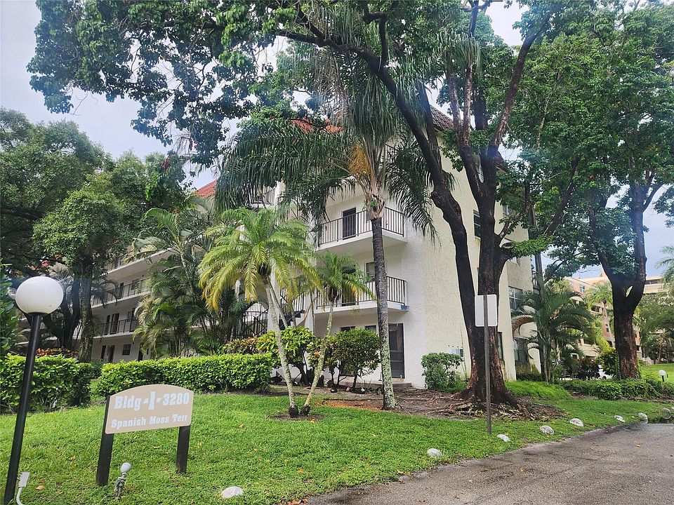 2nd image of 3300 Spanish Moss Terrace #407
