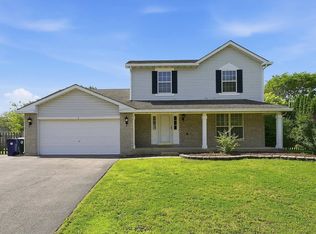 1 Regal Ct, Algonquin, IL 60102