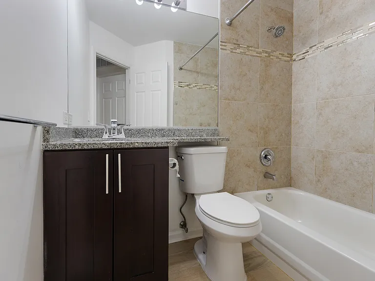 1113 Orleans Dr — Photo 17