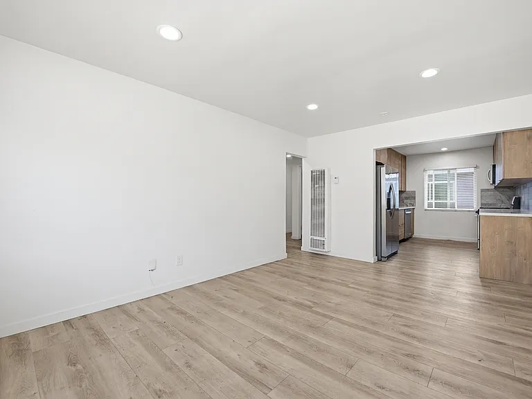 4133 Wabash Ave #8 — Photo 3