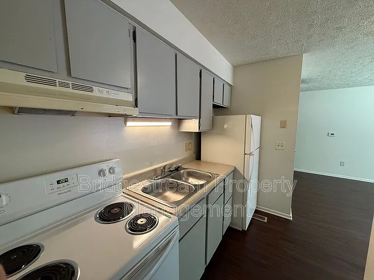 3001 Idylwilde Blvd #1D — Photo 5