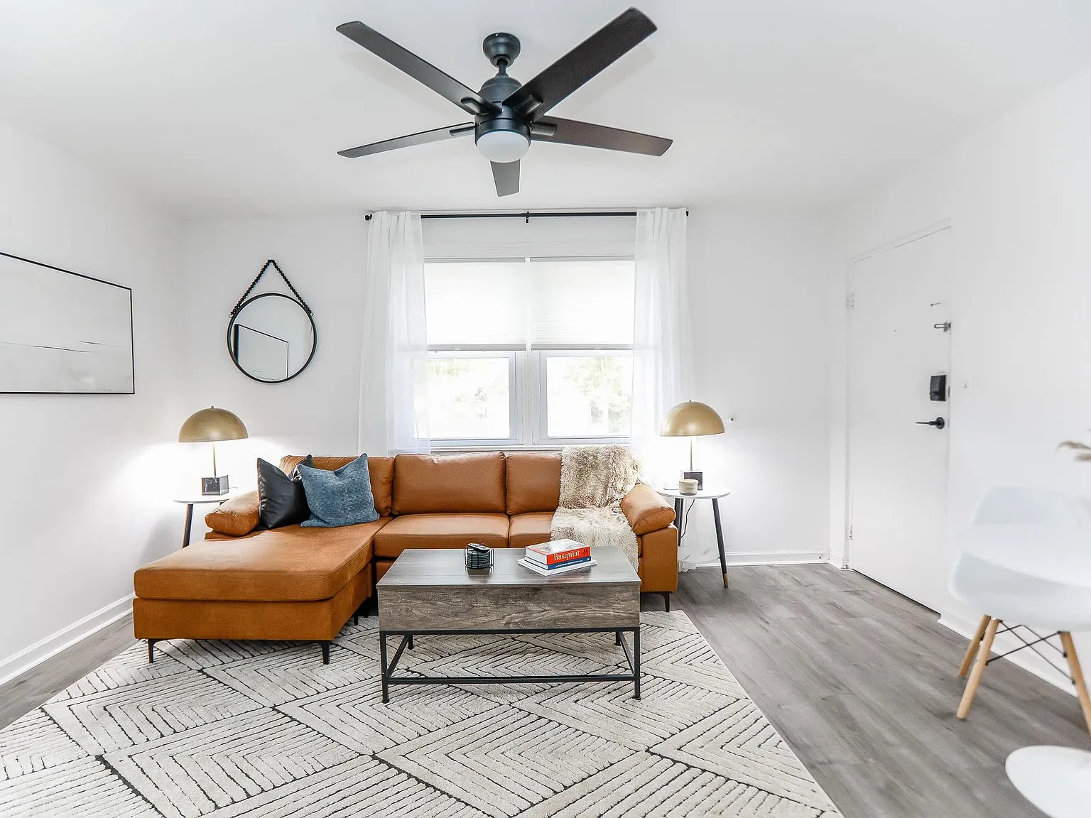 1 bed, 550 sqft, $1,800 — Photo 3