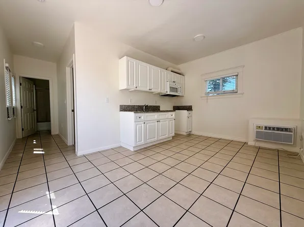 1085 Hoffman Ave APT 11, Long Beach, CA 90813